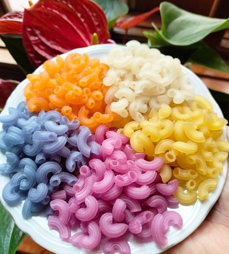Nui gạo ngũ sắc